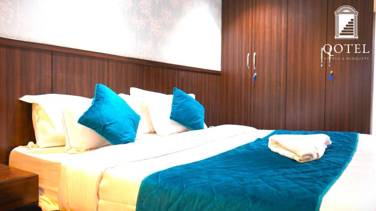 Apartment Qotel Rajouri Garden Above Ritu Marbel Near Rajouri Garden Metro Station *