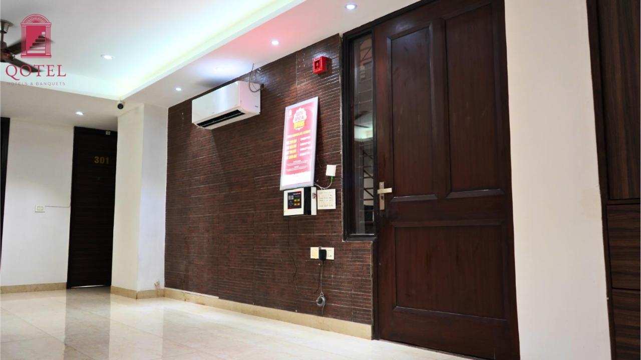 Qotel Rajouri Garden Above Ritu Marbel Near Rajouri Garden Metro Station *