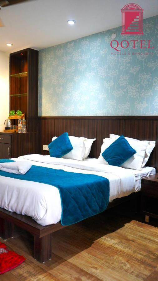 Qotel Rajouri Garden Above Ritu Marbel Near Rajouri Garden Metro Station *