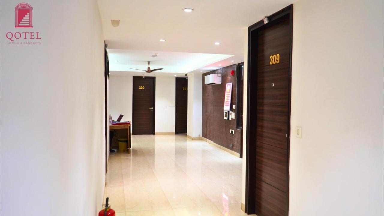 Apartment Qotel Rajouri Garden Above Ritu Marbel Near Rajouri Garden Metro Station New Delhi