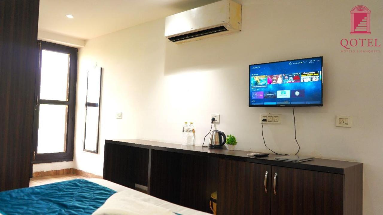 Qotel Rajouri Garden Above Ritu Marbel Near Rajouri Garden Metro Station * New Delhi