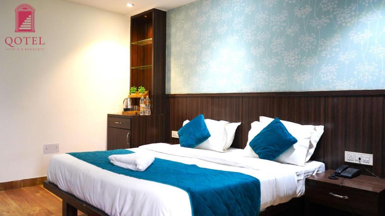 Apartment Qotel Rajouri Garden Above Ritu Marbel Near Rajouri Garden Metro Station New Delhi