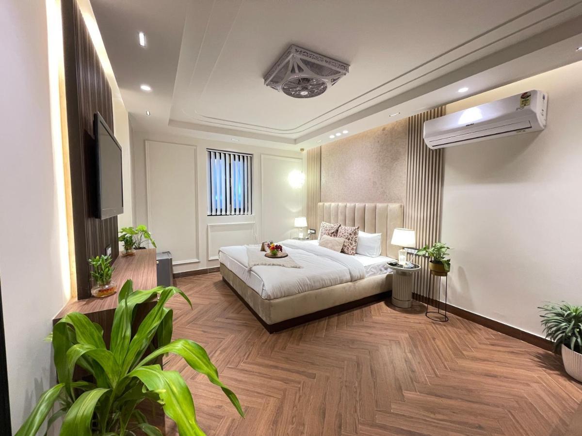 Bedchambers, Saket New Delhi