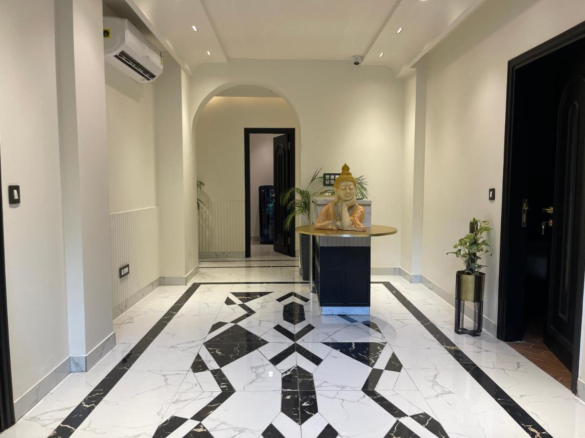 Hotel Bedchambers, Saket