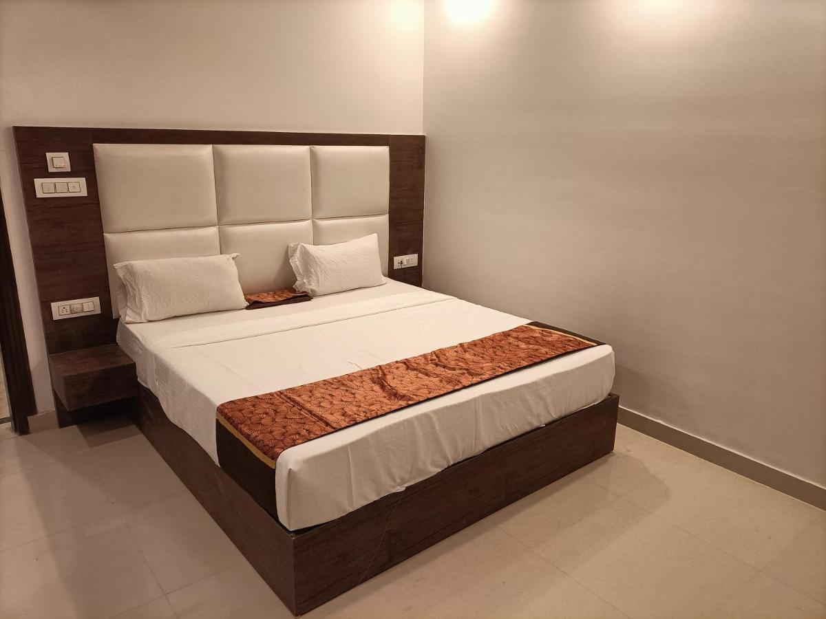 Hotel Ambience Plaza Near Igi Airport Delhi 4*