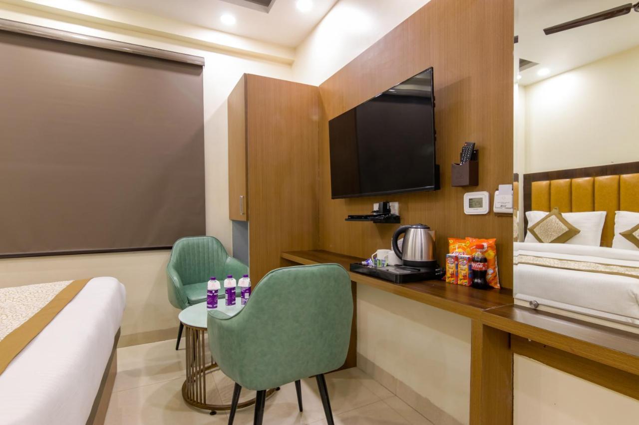 Hotel The Royal Rosette - Near Connaught Place New Delhi