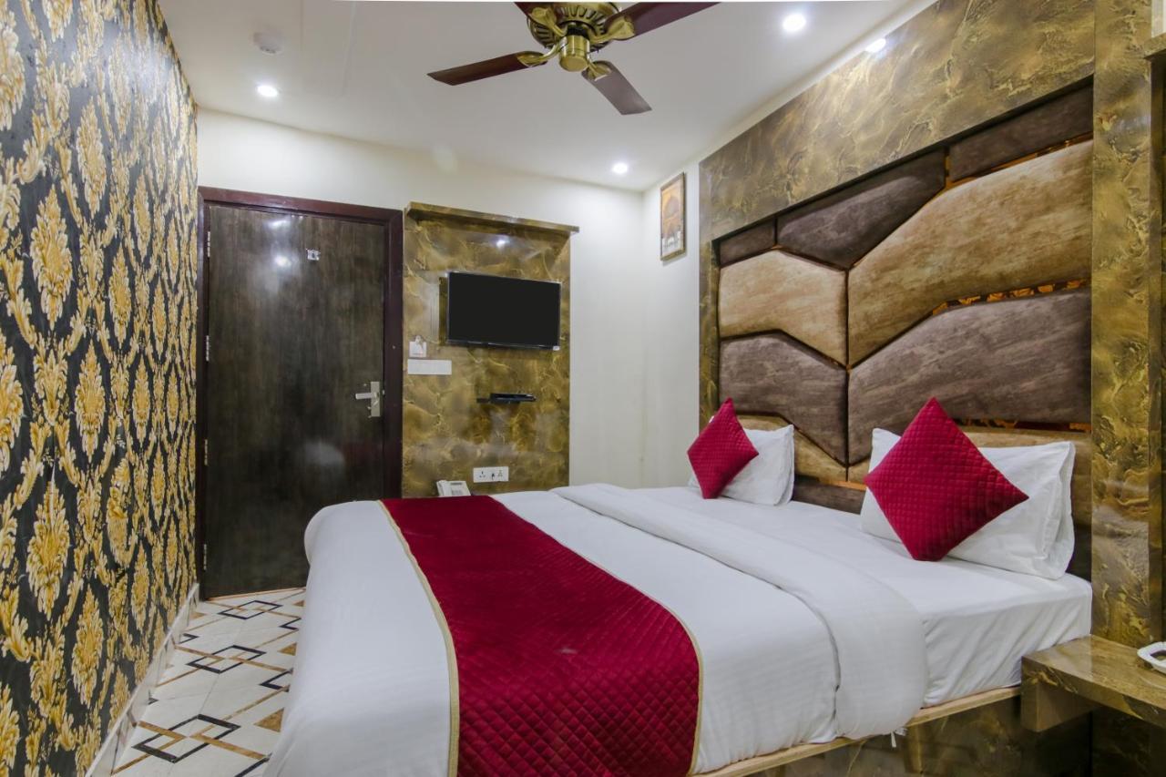 Hotel Double Rr Near Railway Station
