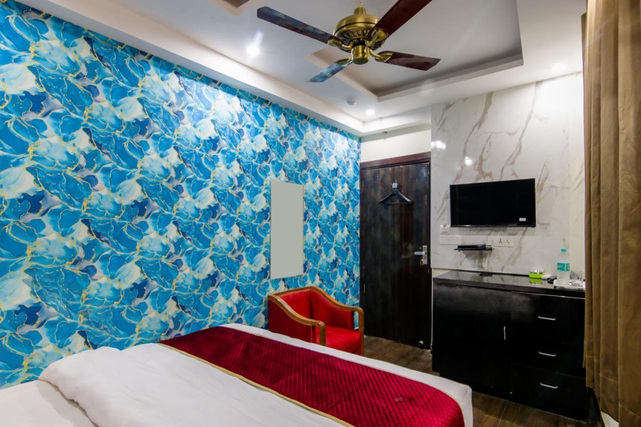 Hotel Double Rr Near Railway Station