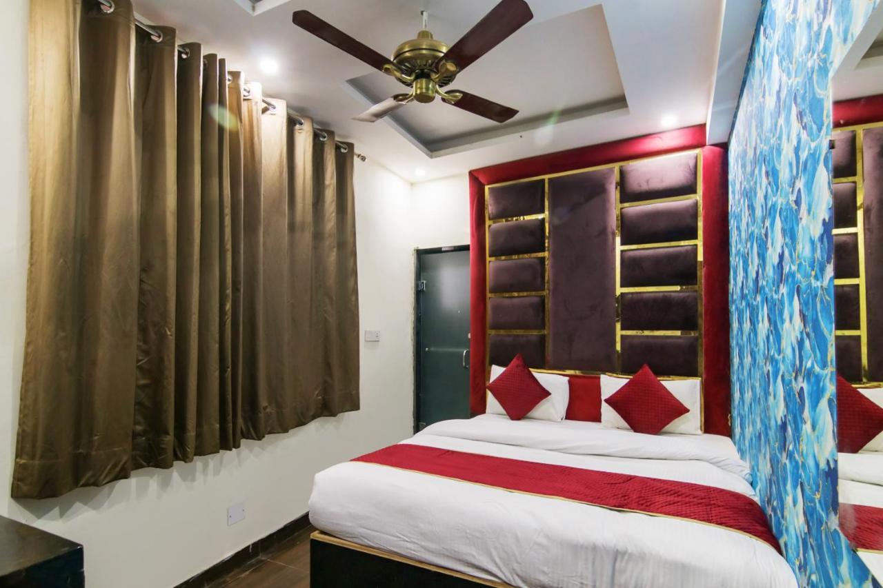 Double Rr Near Railway Station Hotel 4*