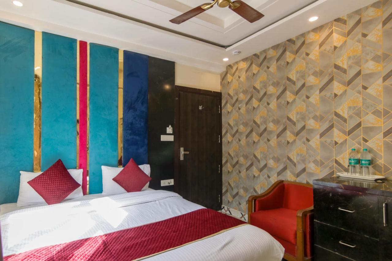 Hotel Double Rr Near Railway Station 4*