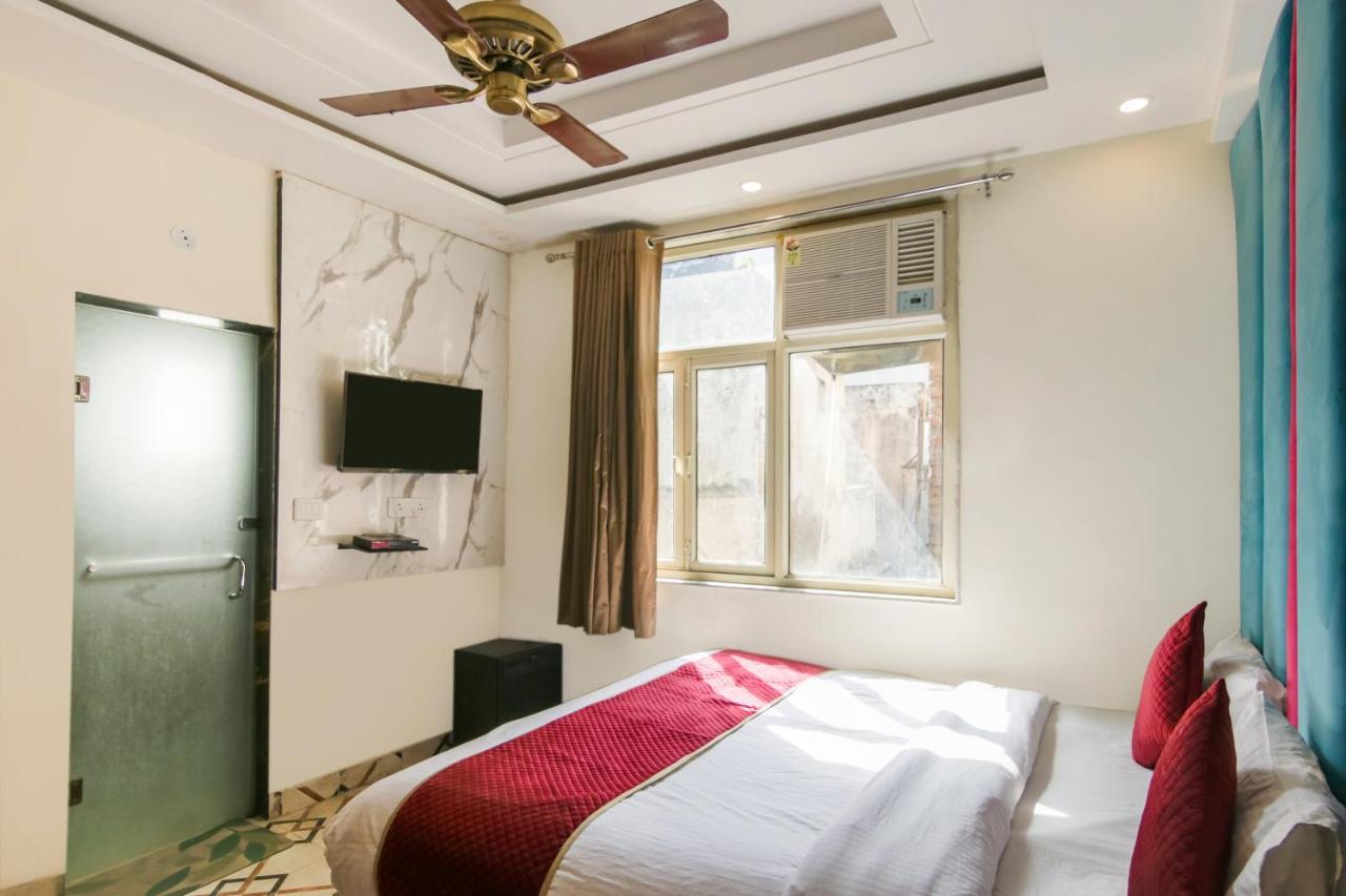 Double Rr Near Railway Station Hotel 4*