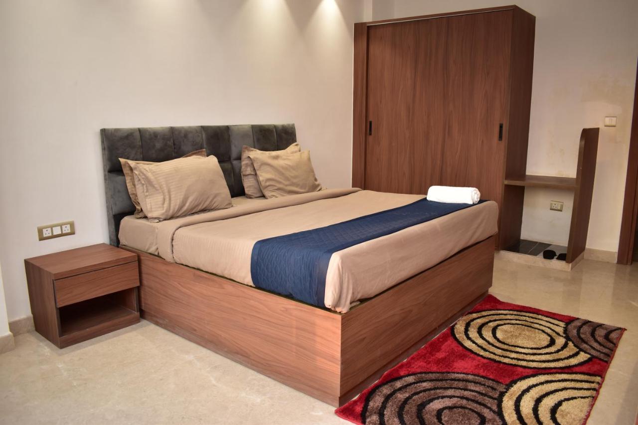 Qotel Signature Bnb-ashok Vihar