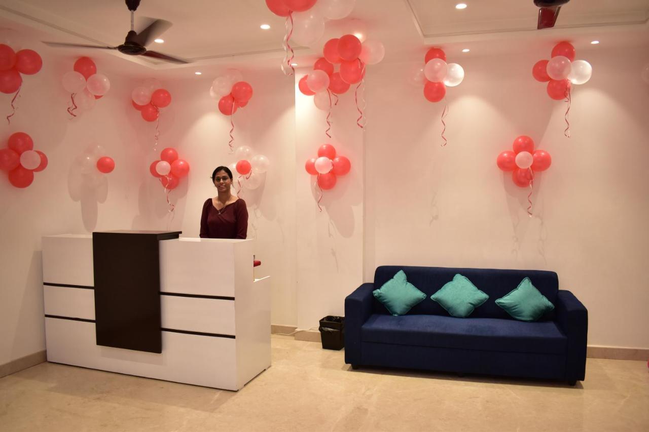 Qotel Signature Bnb-ashok Vihar Hotel