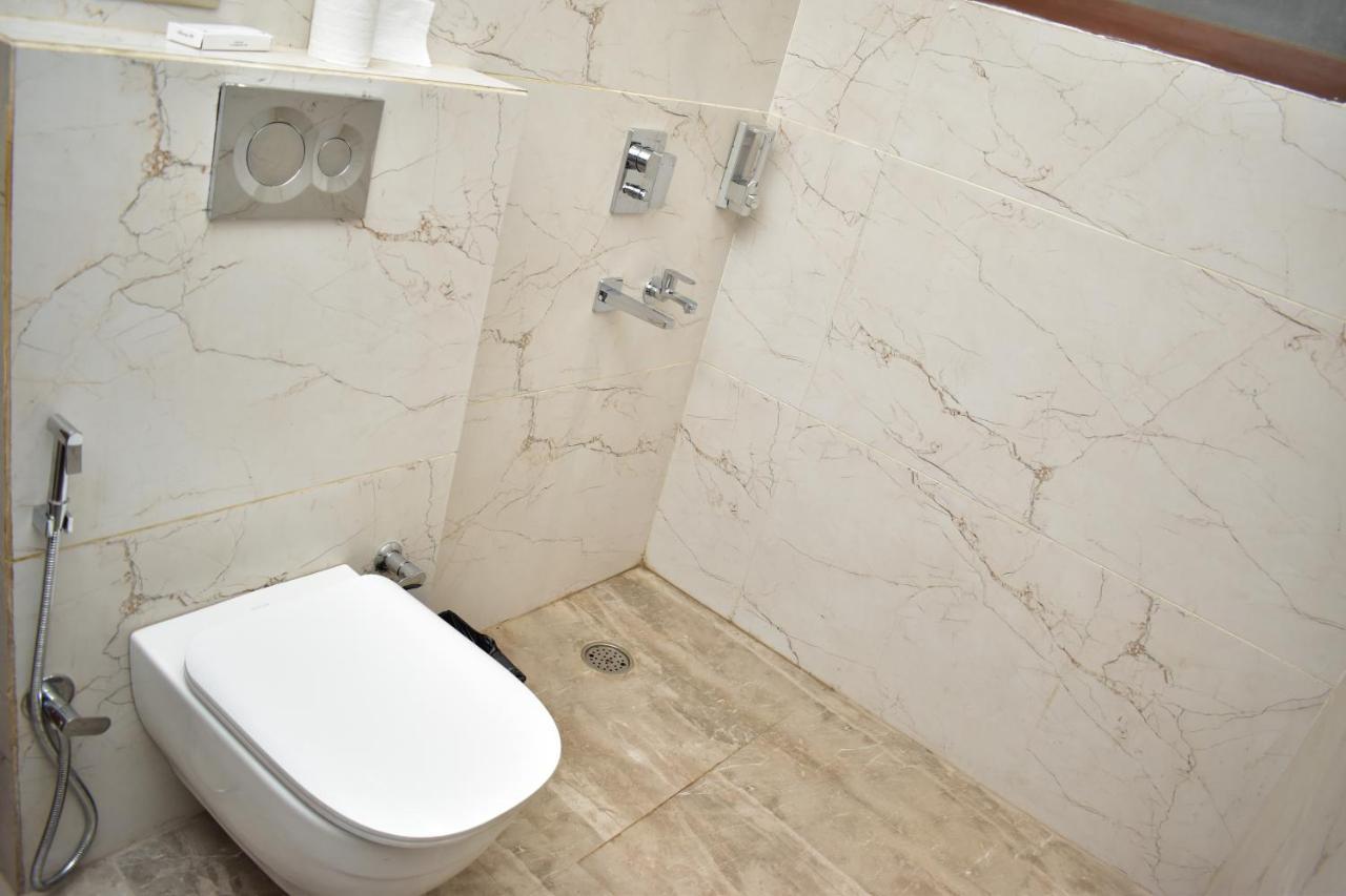 Qotel Signature Bnb-ashok Vihar New Delhi