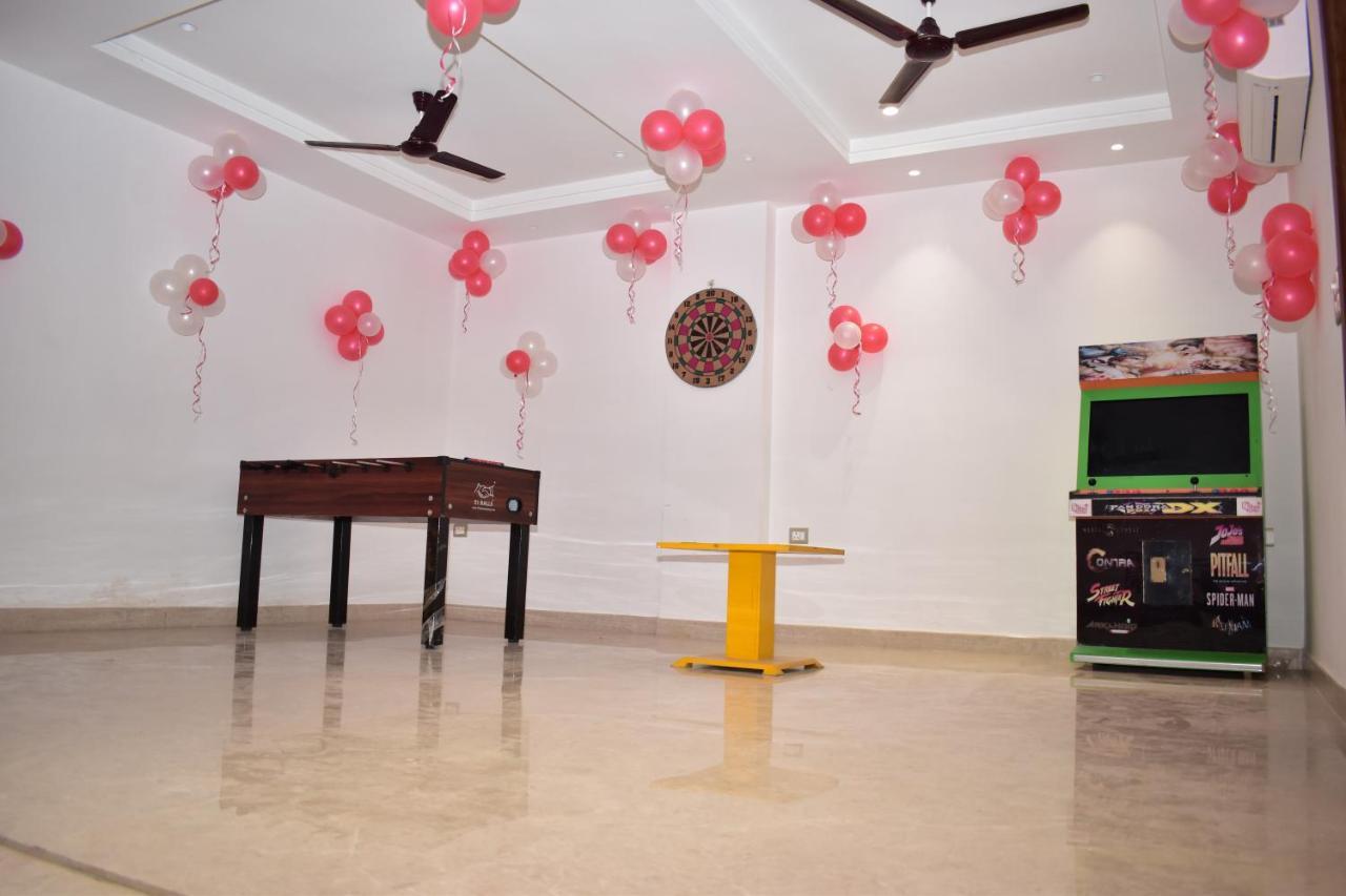 Qotel Signature Bnb-ashok Vihar Hotel 3*