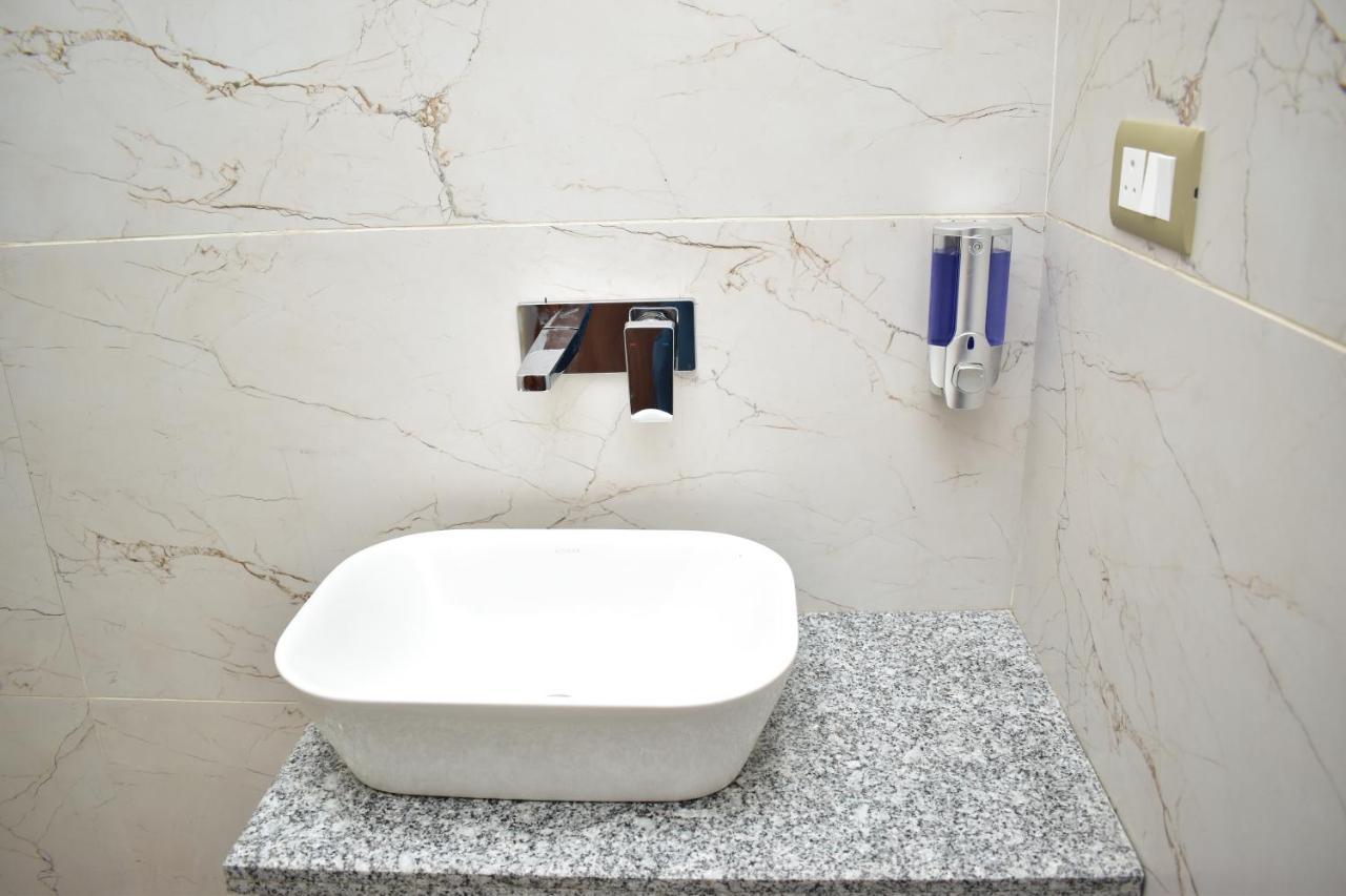 Hotel Qotel Signature Bnb-ashok Vihar