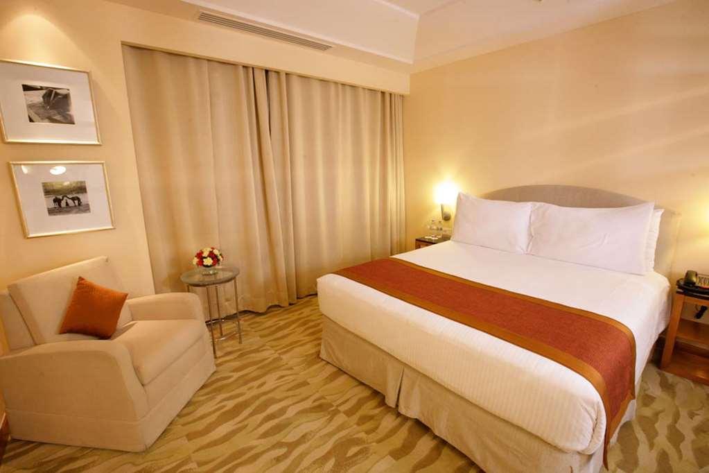 Hotel The Grand *