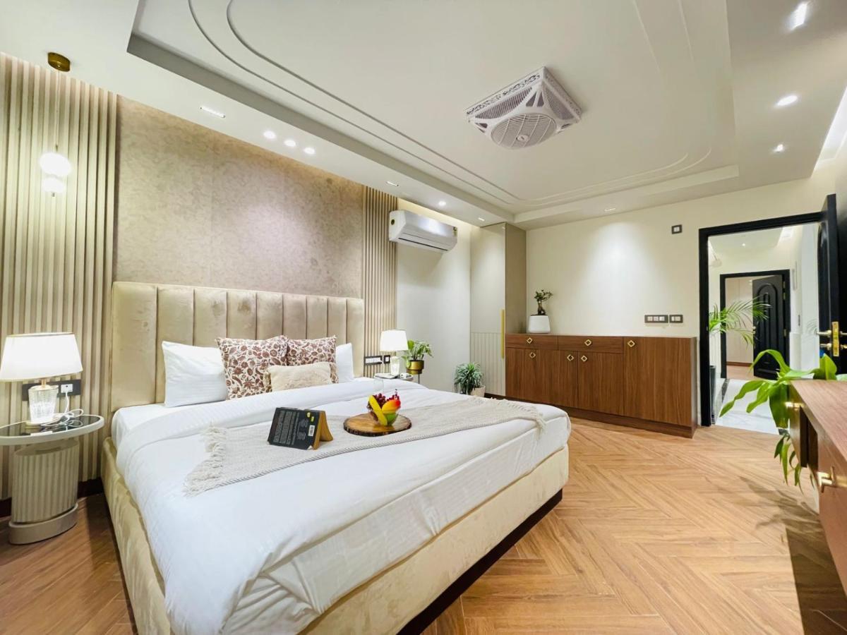 Premium Suites In Malviya Nagar * New Delhi