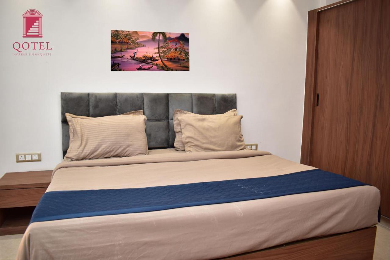 Qotel Signature Bnb-ashok Vihar Hotel 3*