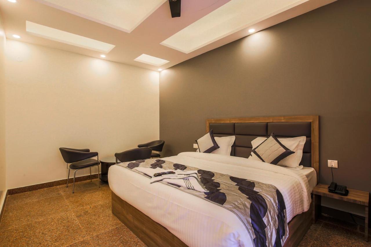Embellish Hotel 3*