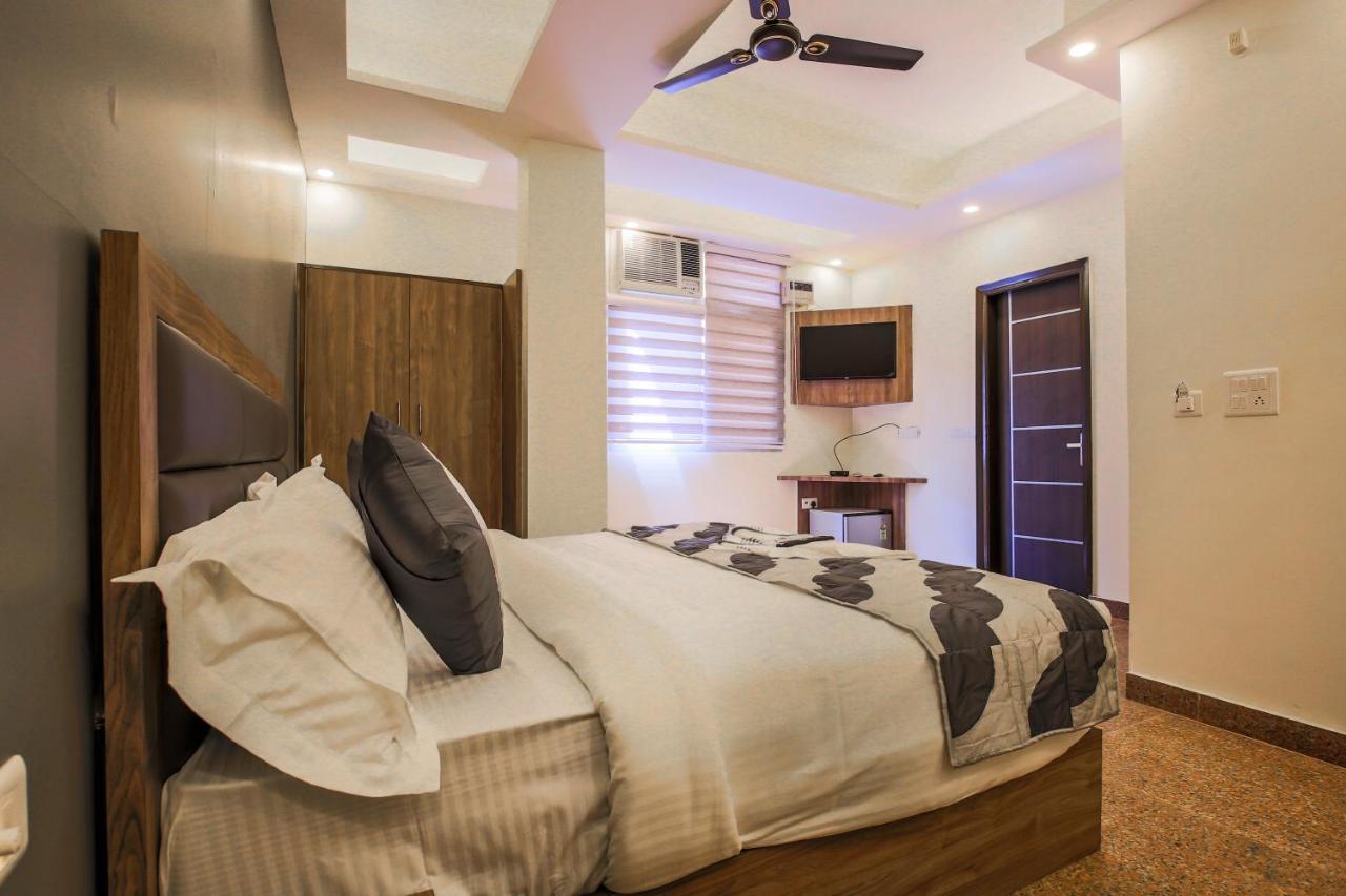 Hotel Embellish