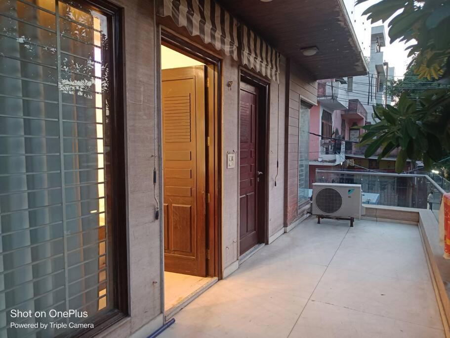 Bnbbuddy Stupendous In Shalimar Bagh Apartment New Delhi
