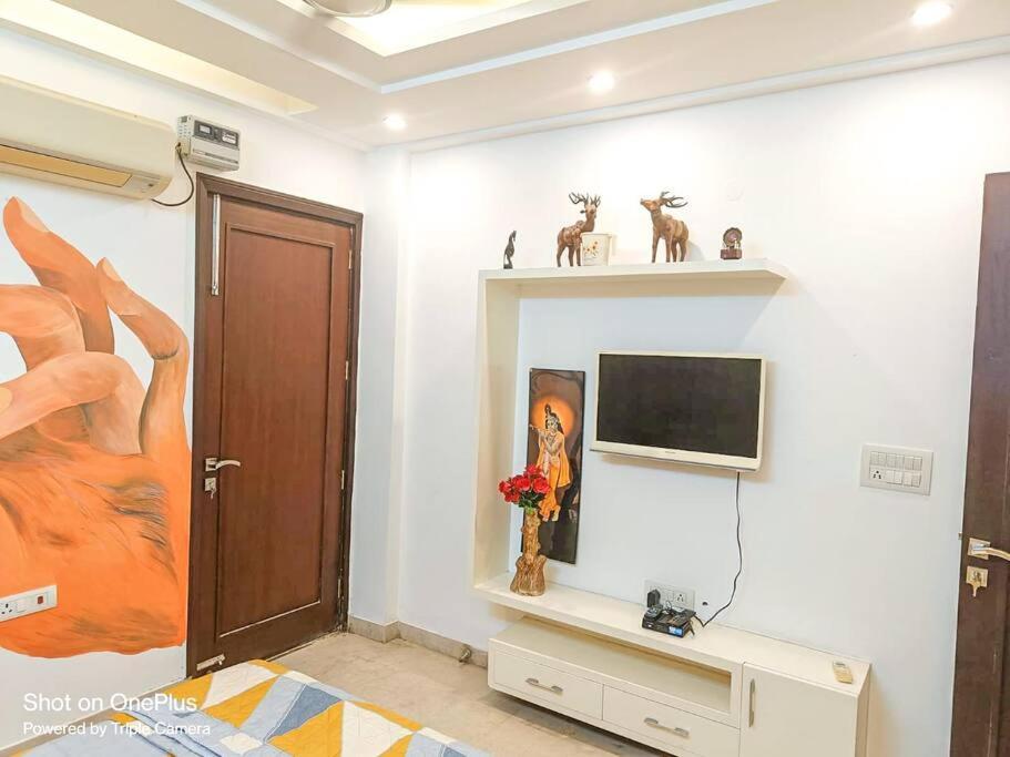 Apartment Bnbbuddy Stupendous In Shalimar Bagh New Delhi