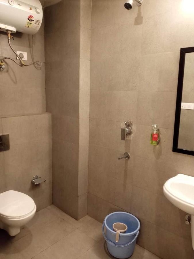 The Chaitanya Rohini Near Metro Station Sector 18 3* New Delhi