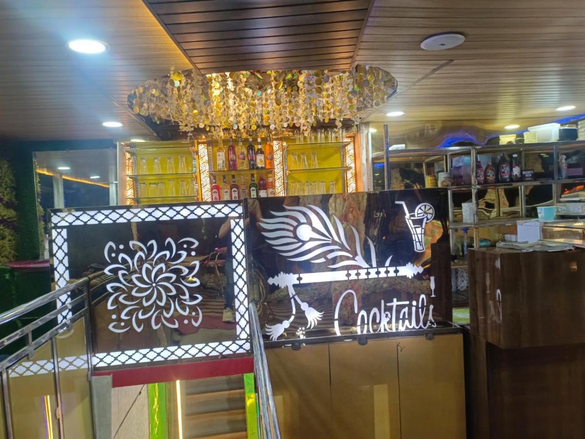 Krish Cafe Love hotel *
