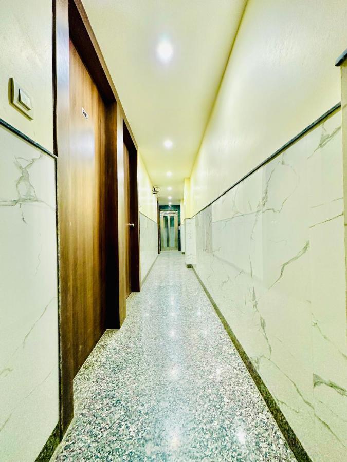 Glace Near Igi International Airport New Delhi