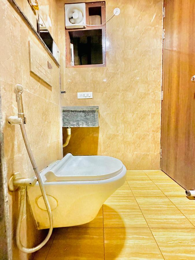 Hotel Glace Near Igi International Airport