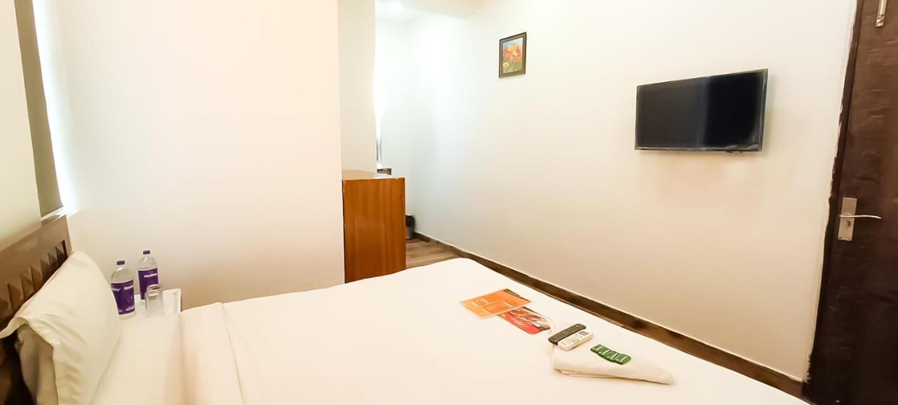 Hotel Premium Opposite Max Hospital New Delhi