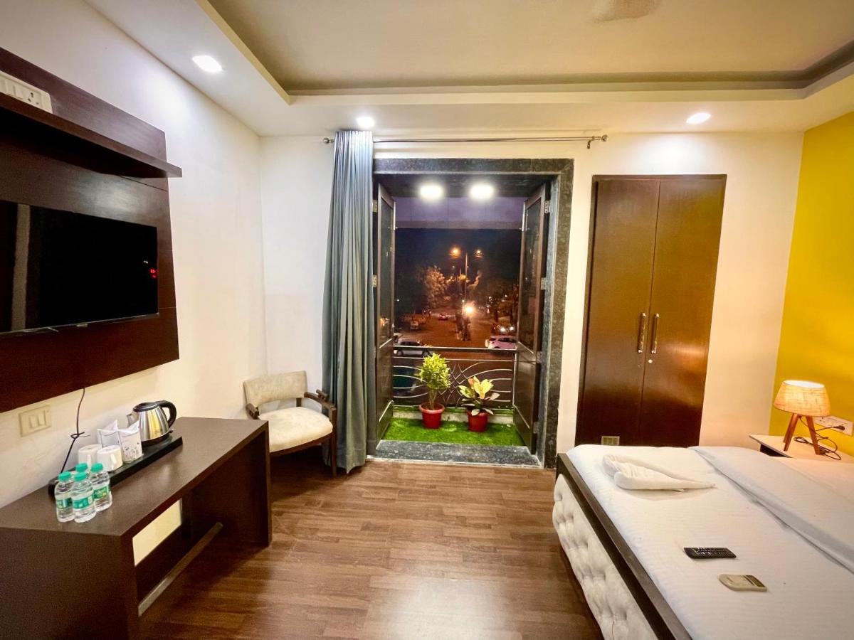 Lime Boutique Gk-1 At Kailash Colony Metro , Greater Kailash Near Eros Nehru Place
