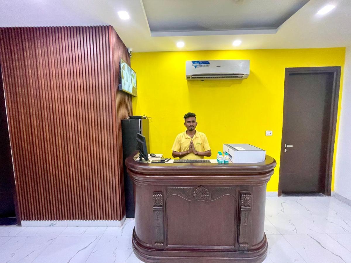 Lime Boutique Gk-1 At Kailash Colony Metro , Greater Kailash Near Eros Nehru Place *