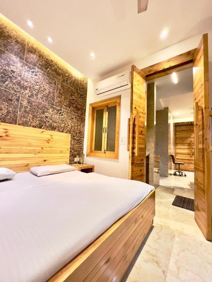 Divine Rajouri Garden 2* New Delhi