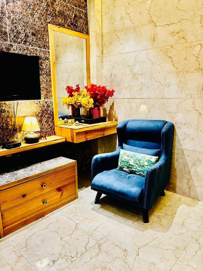Divine Rajouri Garden New Delhi
