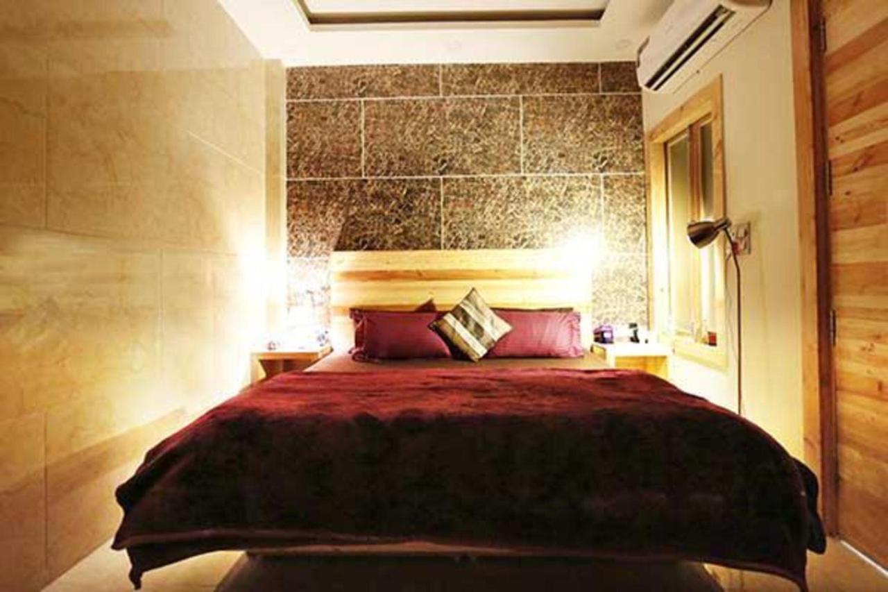 Divine Rajouri Garden Hotel 2*