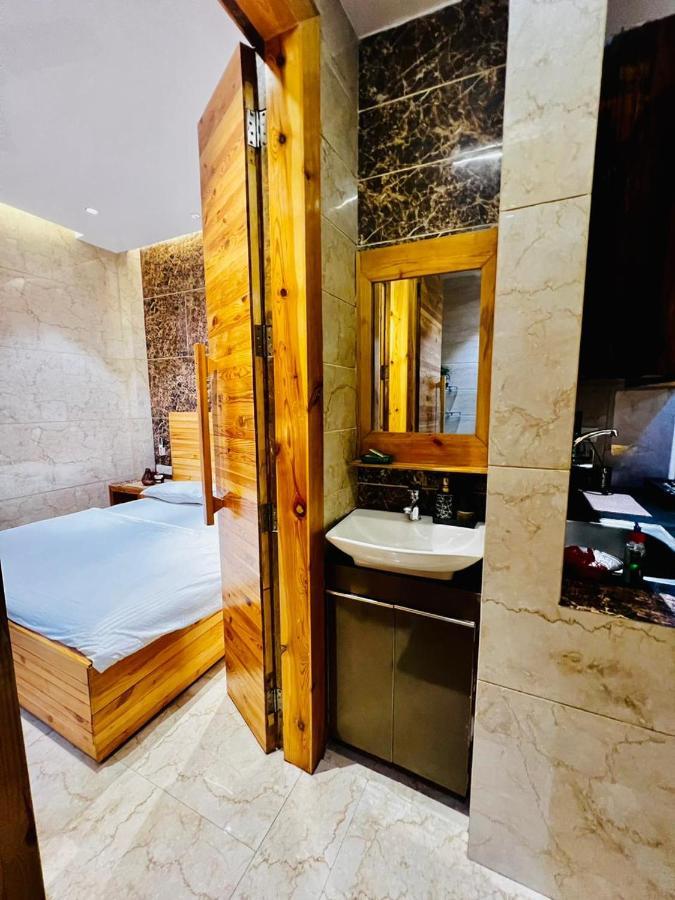 Divine Rajouri Garden 2* New Delhi