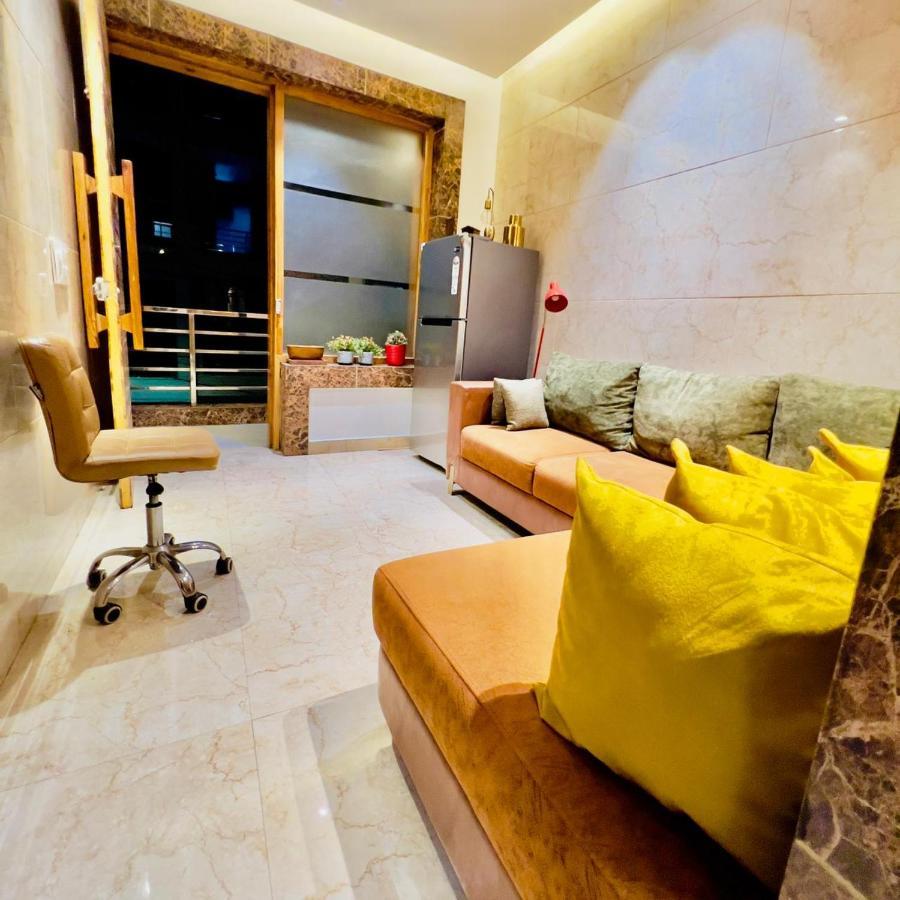 Hotel Divine Rajouri Garden 2*
