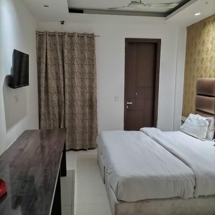 The White Rock At Kalkaji 3*