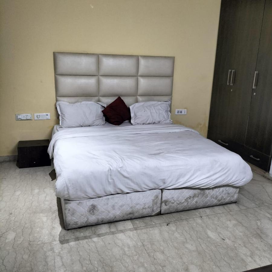 The White Rock At Kalkaji 3*