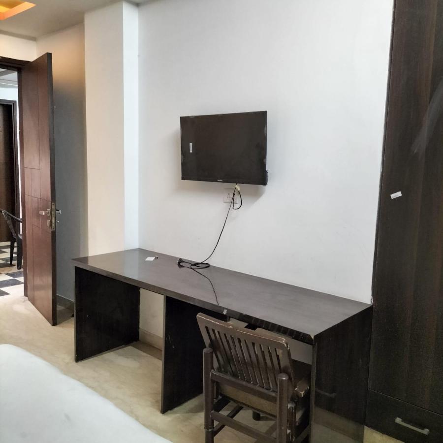 The White Rock At Kalkaji Hotel 3*