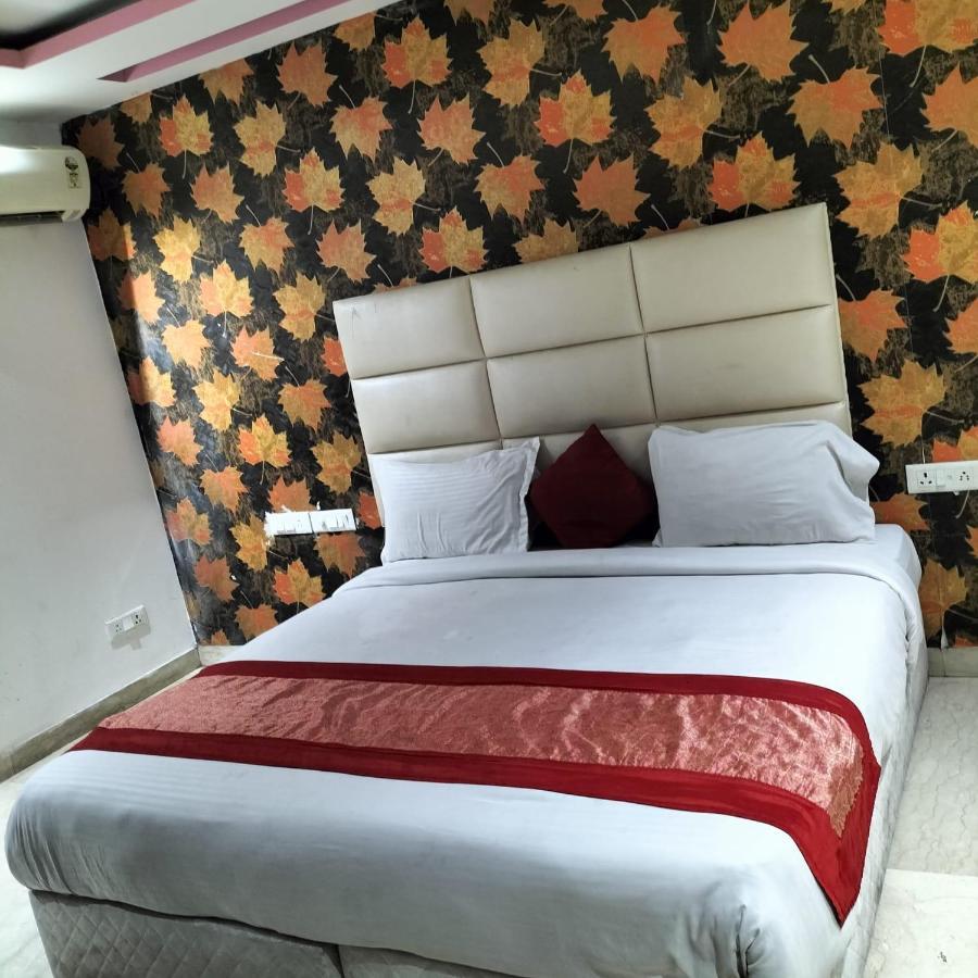 Hotel The White Rock At Kalkaji