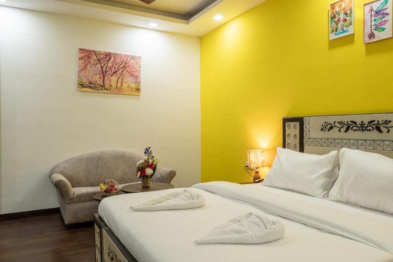 Lime Boutique Gk-1 At Kailash Colony Metro , Greater Kailash Near Eros Nehru Place