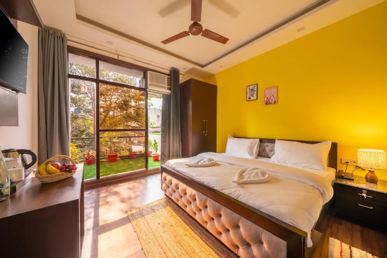 Lime Boutique Gk-1 At Kailash Colony Metro , Greater Kailash Near Eros Nehru Place *