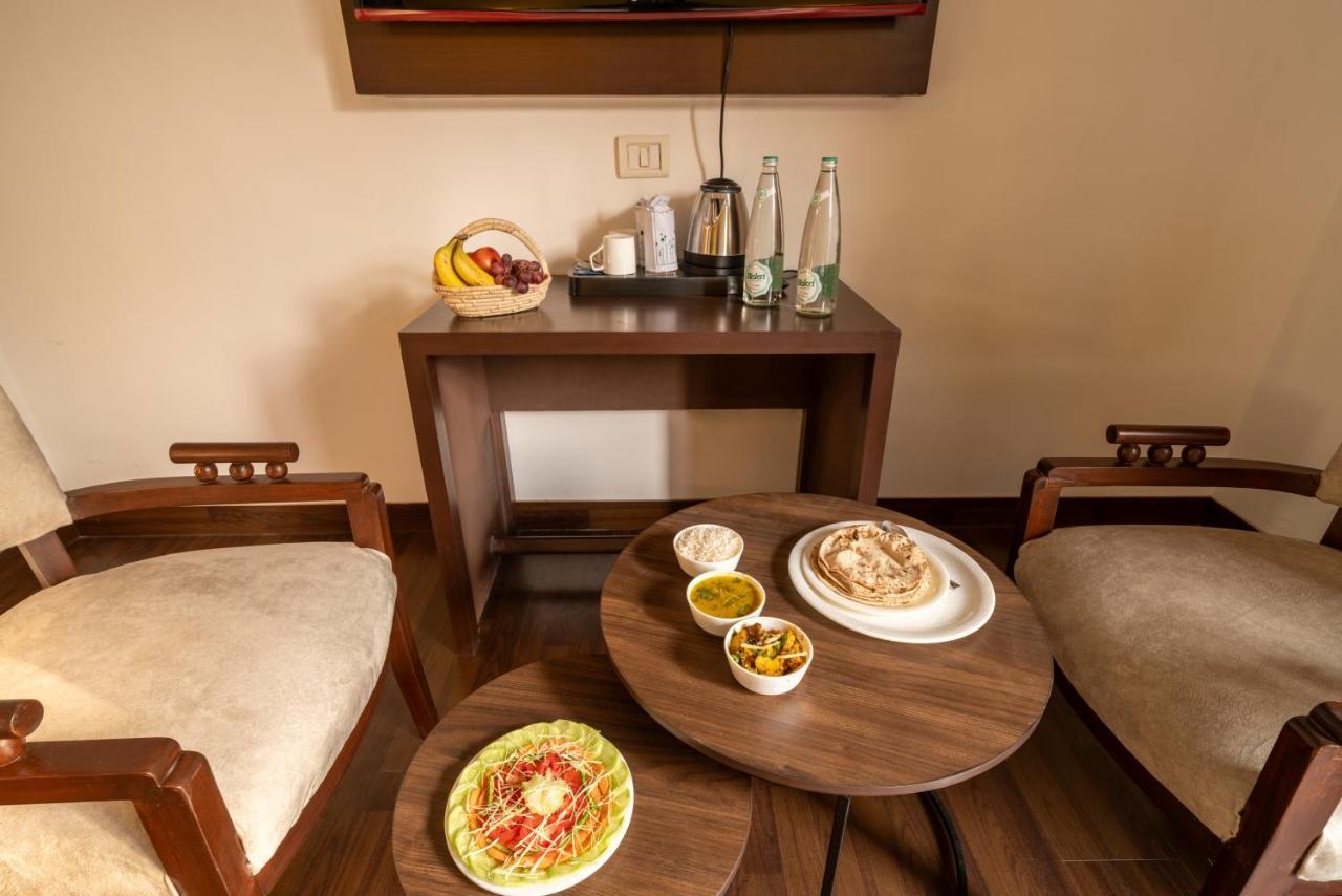 Lime Boutique Gk-1 At Kailash Colony Metro , Greater Kailash Near Eros Nehru Place *