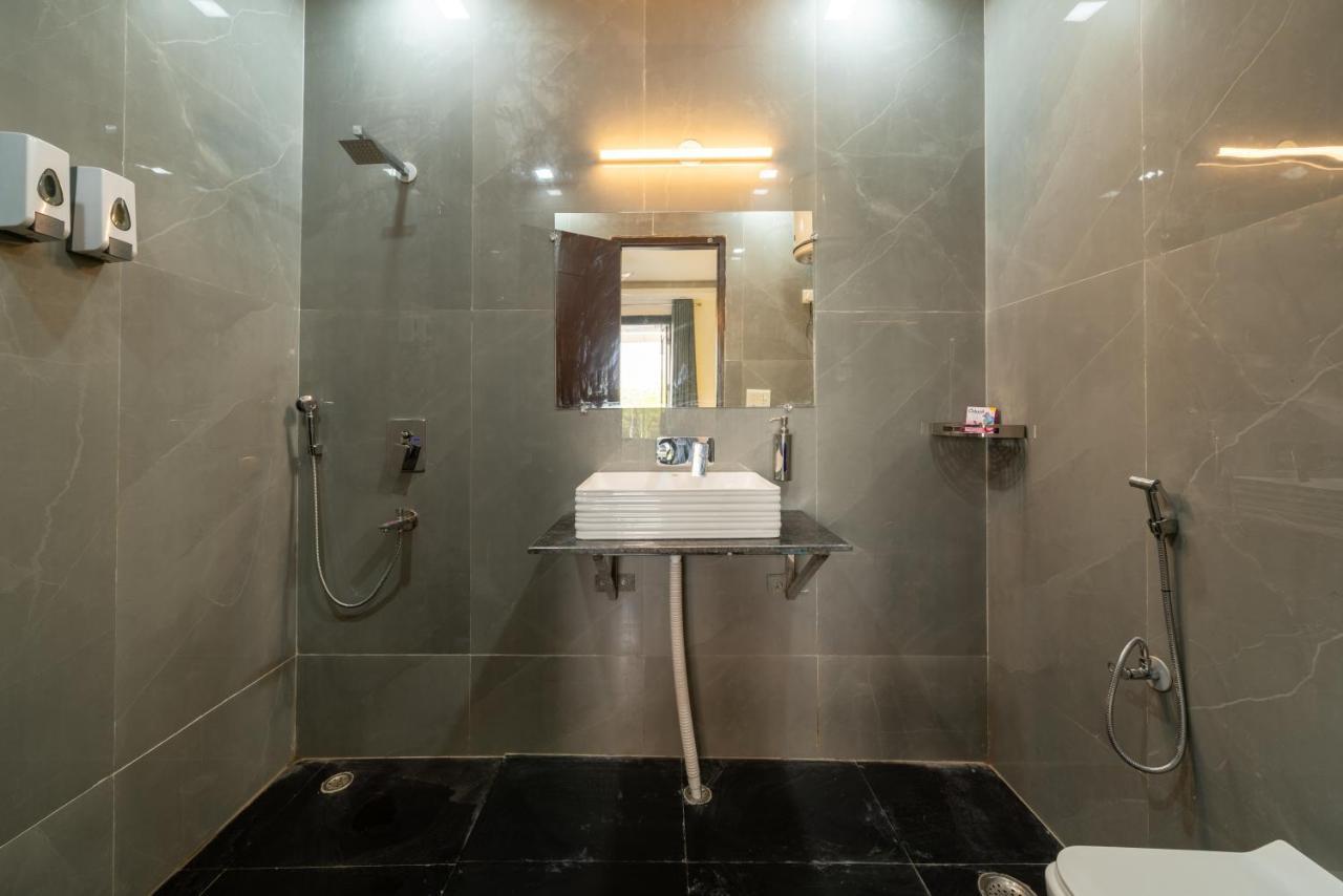 Lime Boutique Gk-1 At Kailash Colony Metro , Greater Kailash Near Eros Nehru Place * New Delhi