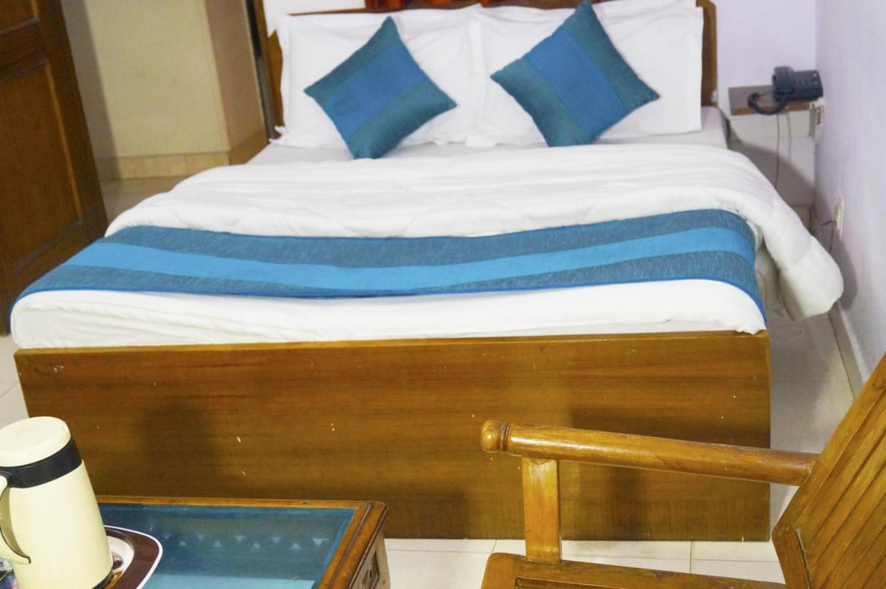 Hotel R Deluxe - Railway Station 3*