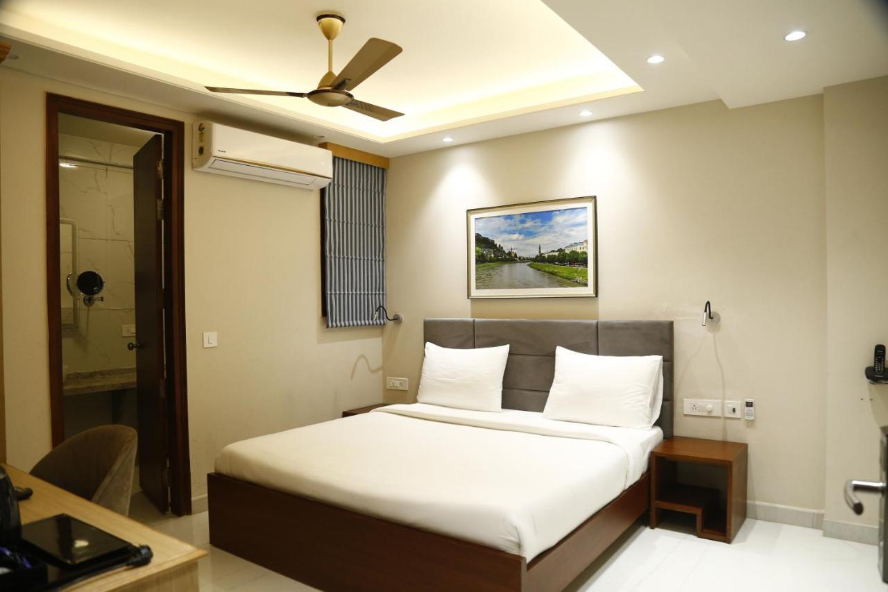 Hotel Jaiminis Landmark *