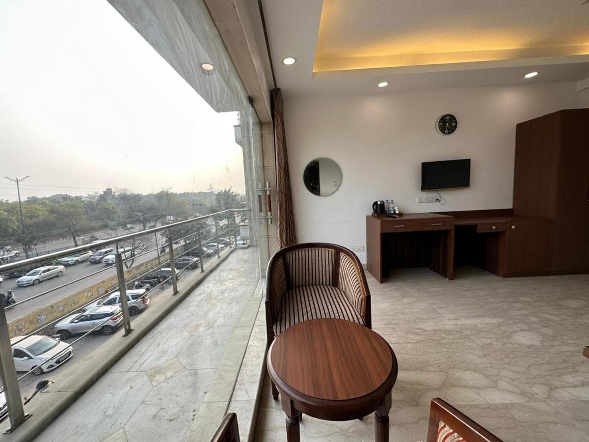 Hotel The Imperio 3*